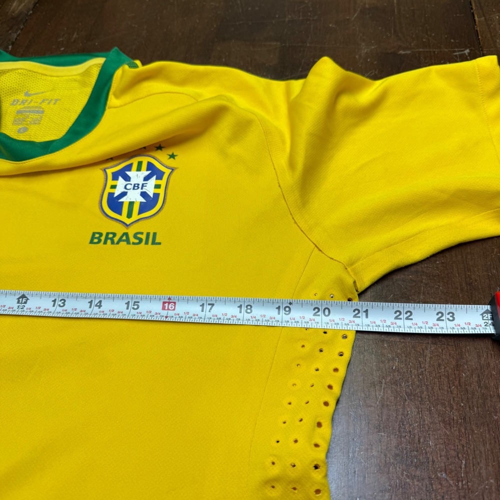 Nike Brazil Soccer Jersey Mens L Yellow Kaka 8 Authentic Dri-FIT 2010 2011 - Picture 6 of 10